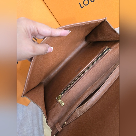 LOUIS VUITTON Monogram Bordeaux 24 Brown Shoulder Vintage Bag for Women's - Picture 11 of 17